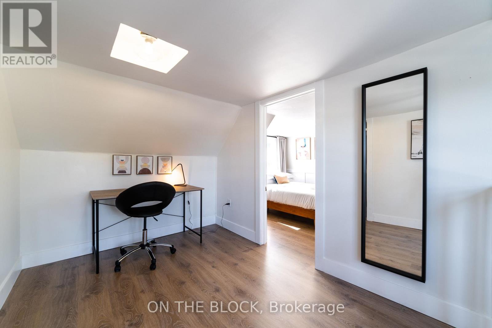 2 - 19 Century Street, Hamilton, Ontario  L8L 1V7 - Photo 11 - X12788278