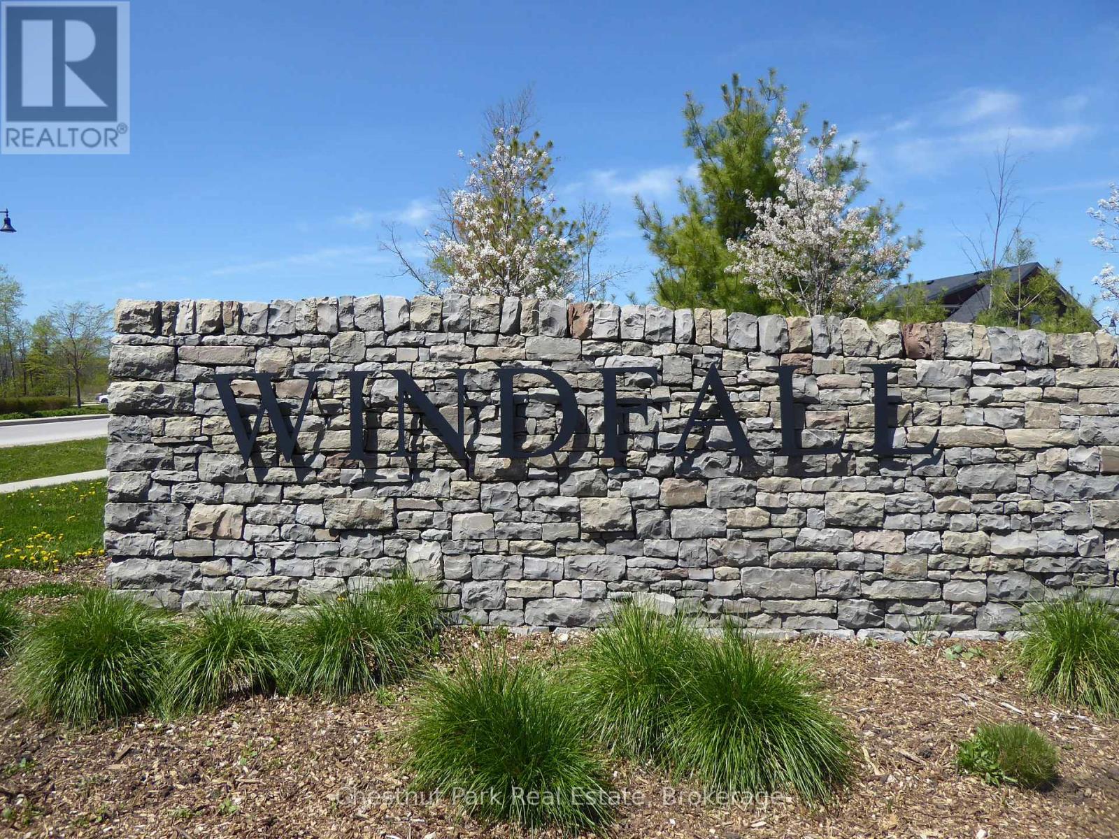 154 Yellow Birch Crescent, Blue Mountains, Ontario  L9Y 0Y5 - Photo 3 - X12788386