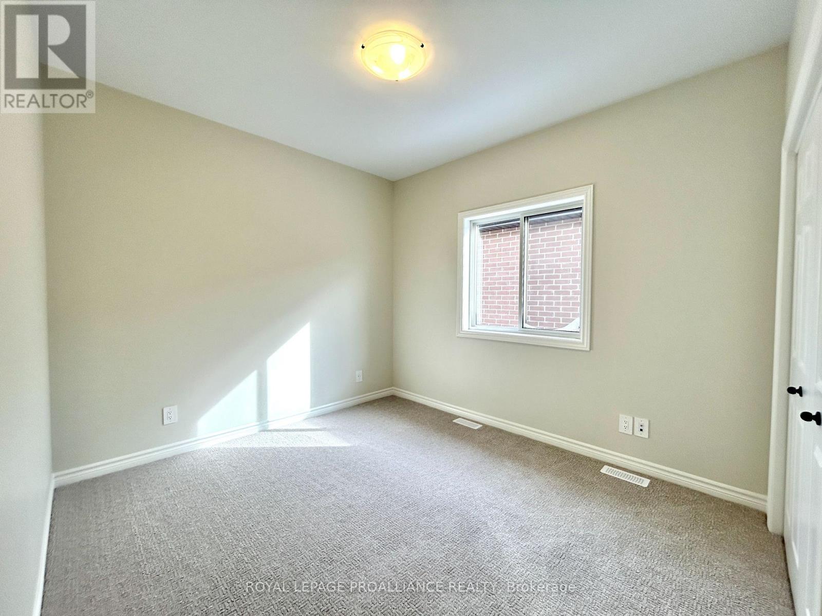 132 Stonecrest Boulevard, Quinte West (Sidney Ward), Ontario  K8R 0B4 - Photo 13 - X12788358