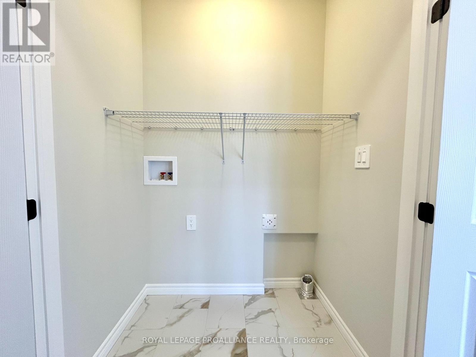 132 Stonecrest Boulevard, Quinte West (Sidney Ward), Ontario  K8R 0B4 - Photo 9 - X12788358