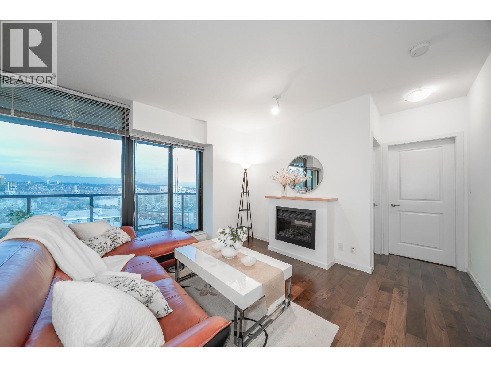 804 15 E Royal Avenue, New Westminster, British Columbia  V3L 5R2 - Photo 3 - R3089875