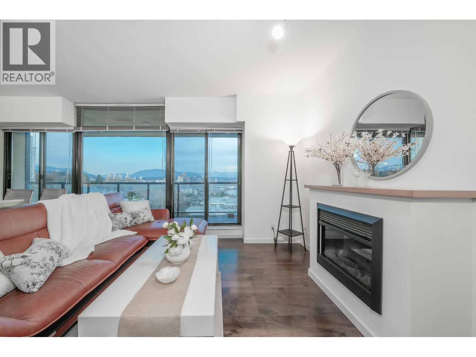 804 15 E Royal Avenue, New Westminster, British Columbia  V3L 5R2 - Photo 5 - R3089875