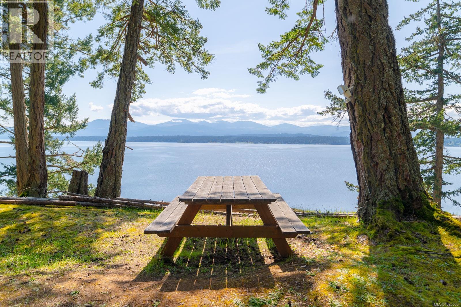 553 Flewett Dr, Decourcy Island, British Columbia  A1A 1A1 - Photo 3 - 1026008