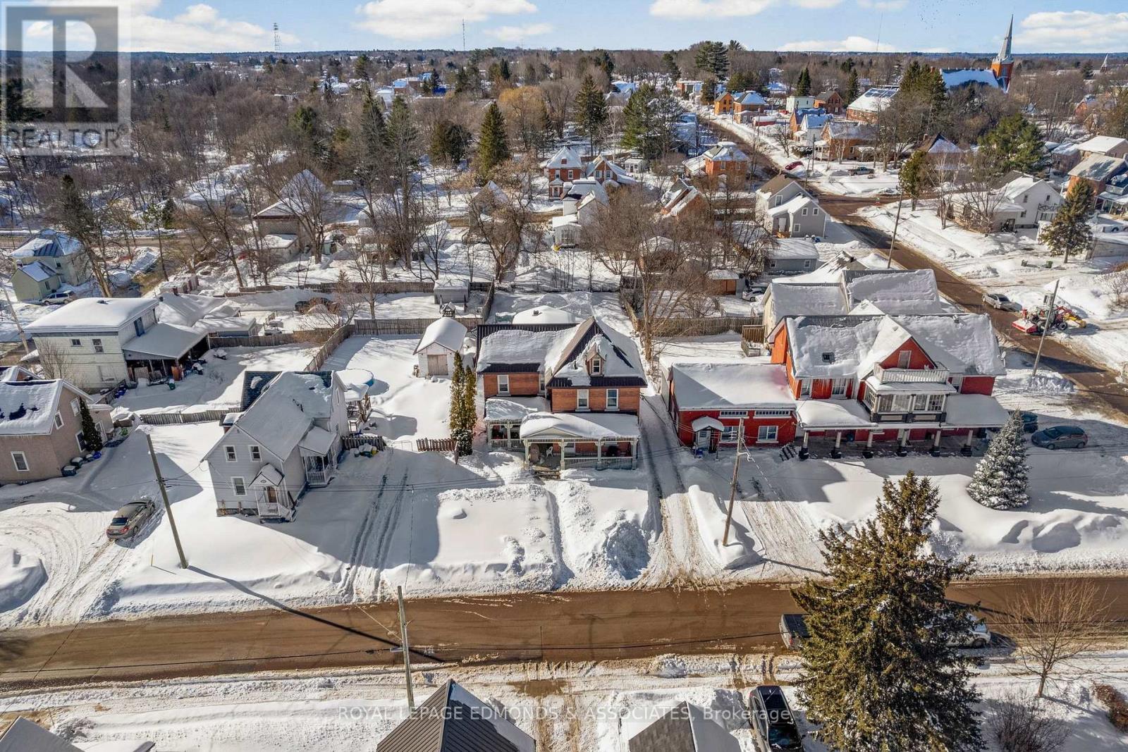 412 Murray Street, Pembroke, Ontario  K8A 4P6 - Photo 3 - X12788464