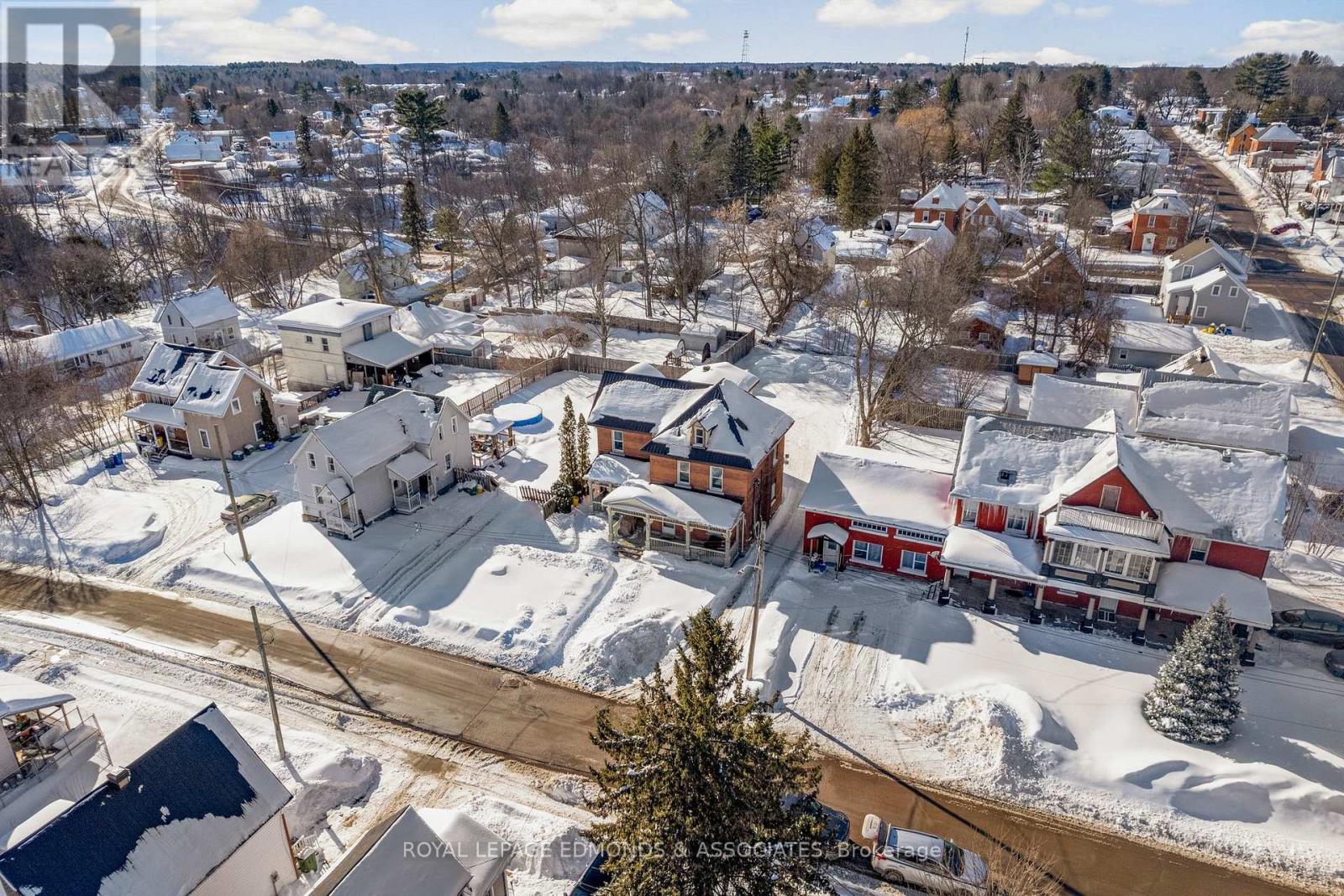 412 Murray Street, Pembroke, Ontario  K8A 4P6 - Photo 4 - X12788464