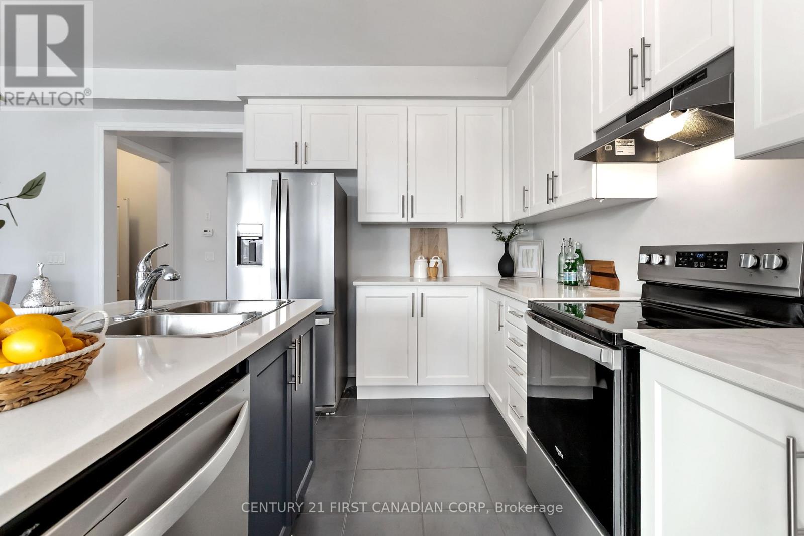 844 Sobeski Avenue, Woodstock, Ontario  N4T 0P2 - Photo 11 - X12788426