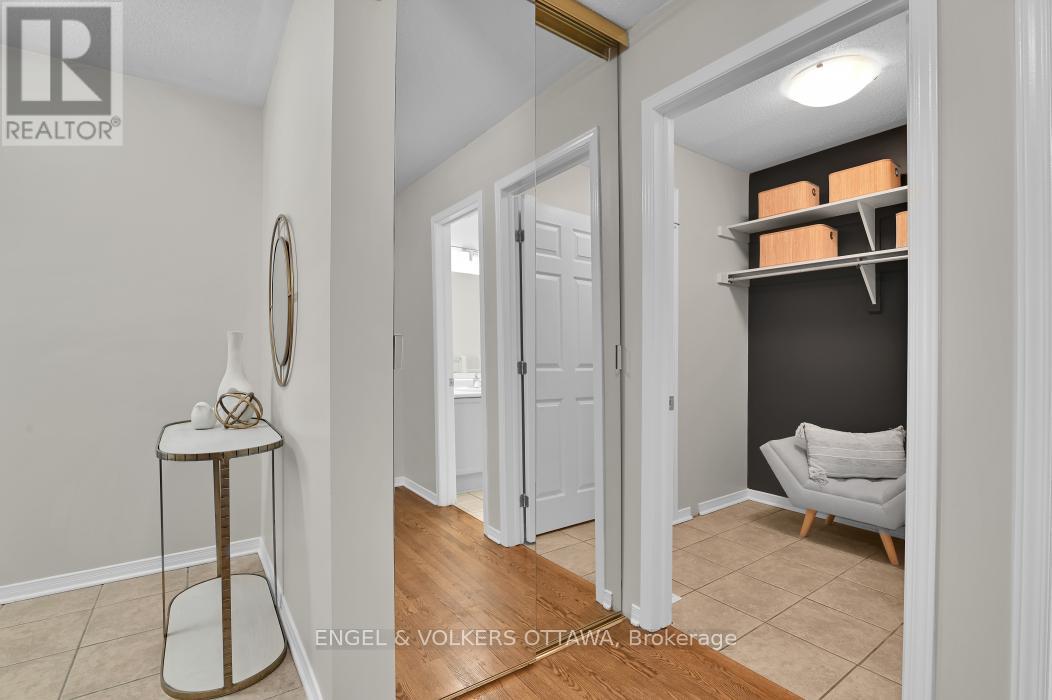 123 Longshire Circle, Ottawa, Ontario  K2J 4L1 - Photo 3 - X12788340