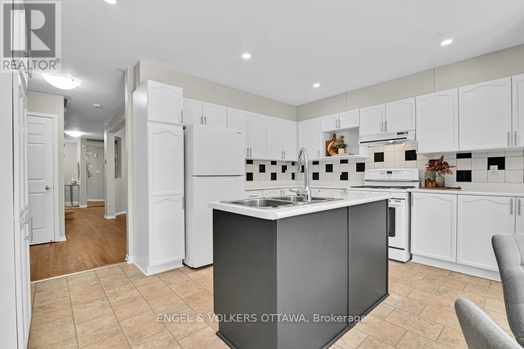 123 Longshire Circle, Ottawa, Ontario  K2J 4L1 - Photo 8 - X12788340