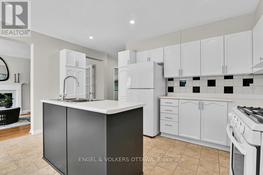 123 Longshire Circle, Ottawa, Ontario  K2J 4L1 - Photo 9 - X12788340