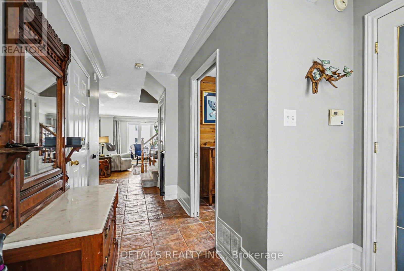 212 Sandra Crescent, Clarence-Rockland, Ontario  K4K 1R9 - Photo 3 - X12788422