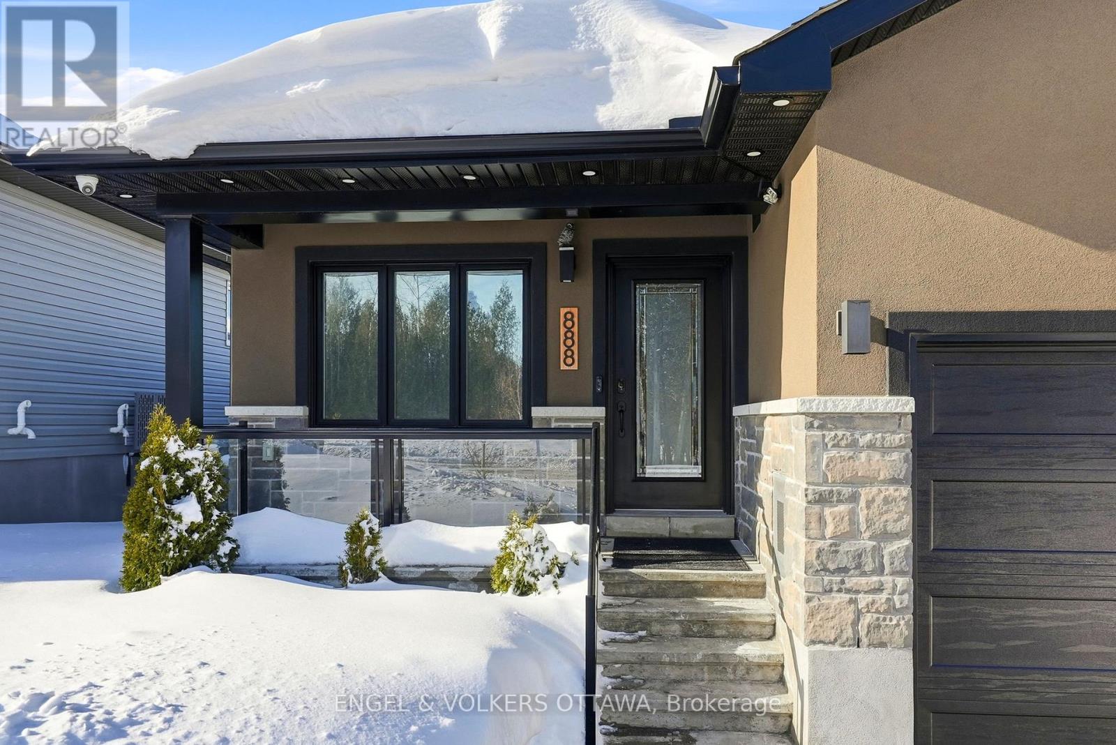 888 Reaume Street, Mississippi Mills, Ontario  K0A 1A0 - Photo 2 - X12788478