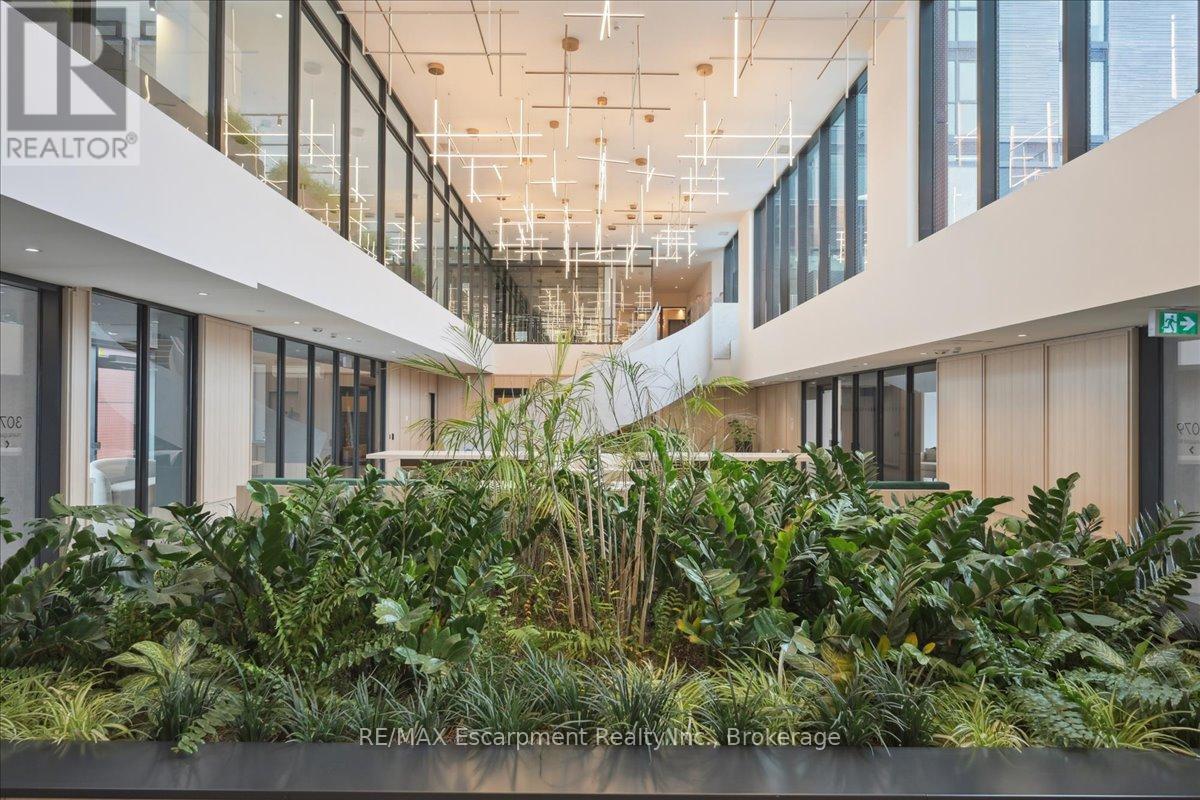 1205 - 3079 Trafalgar Road, Oakville, Ontario  L6H 8C5 - Photo 5 - W12788388