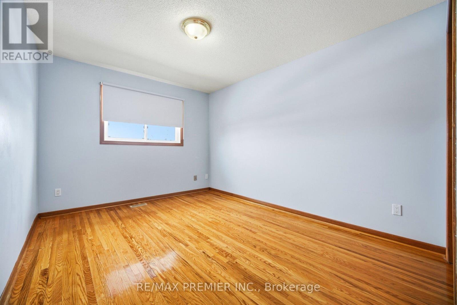 10 Sharpecroft Boulevard, Toronto, Ontario  M3J 3G1 - Photo 17 - W12788168