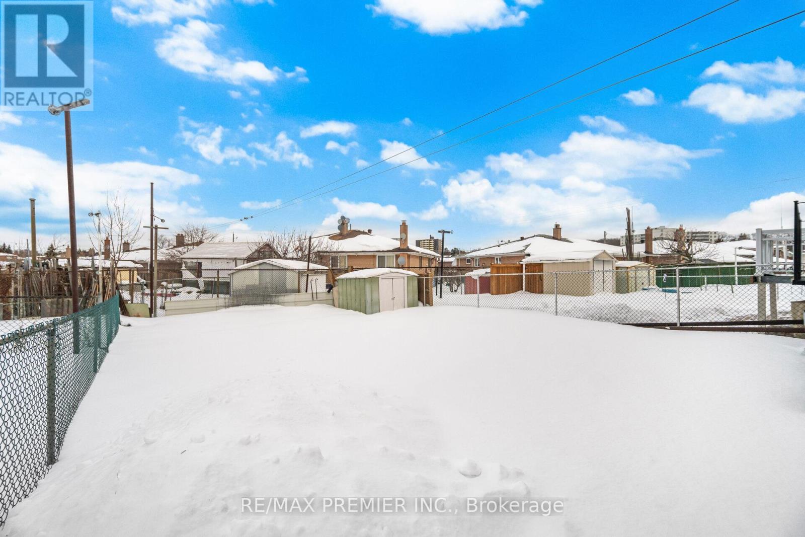 10 Sharpecroft Boulevard, Toronto, Ontario  M3J 3G1 - Photo 31 - W12788168