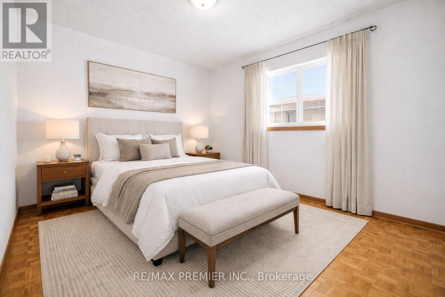 10 Sharpecroft Boulevard, Toronto, Ontario  M3J 3G1 - Photo 12 - W12788168