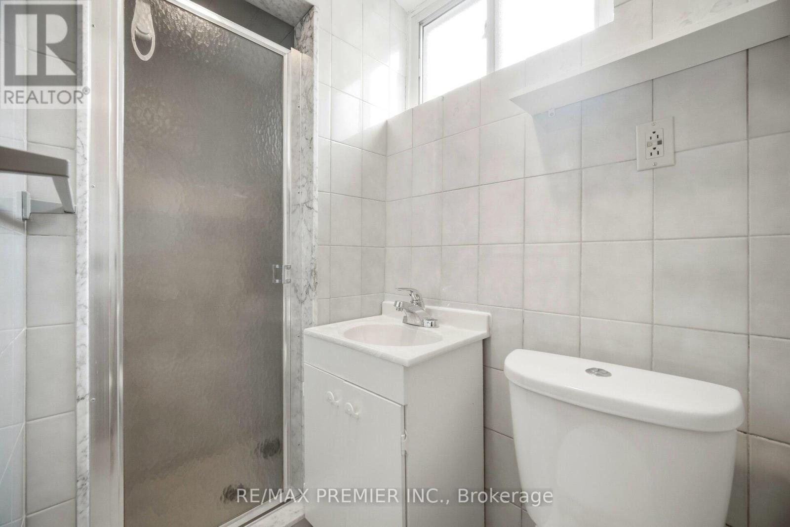 10 Sharpecroft Boulevard, Toronto, Ontario  M3J 3G1 - Photo 28 - W12788168