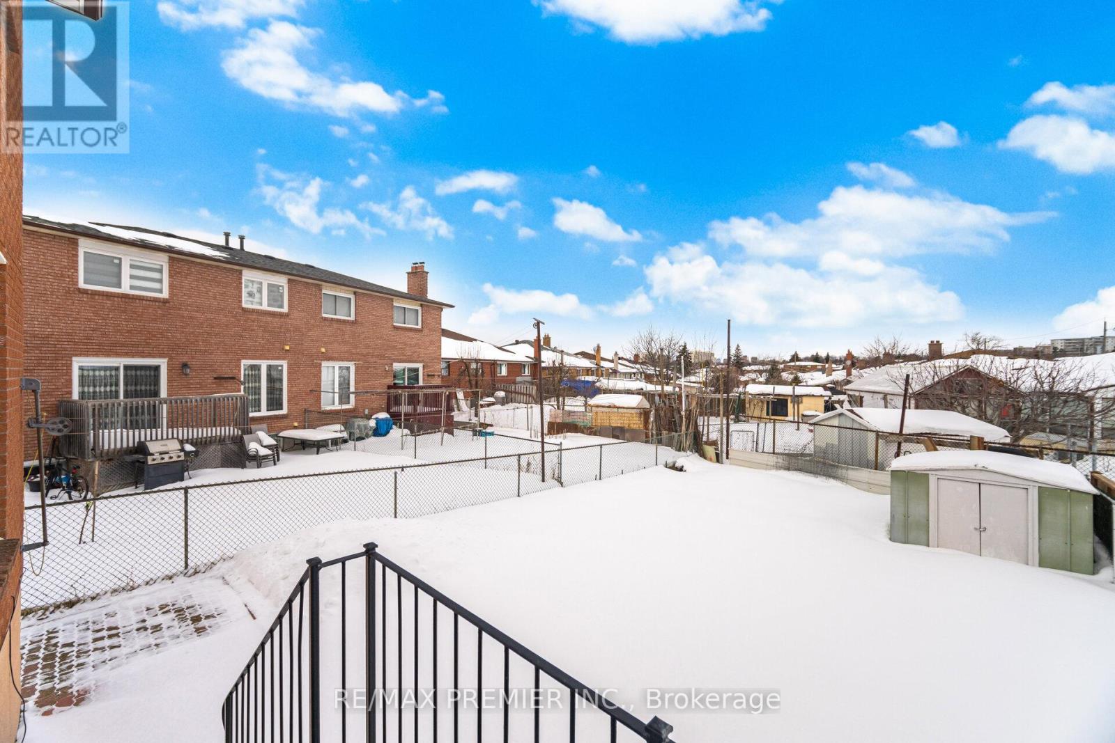 10 Sharpecroft Boulevard, Toronto, Ontario  M3J 3G1 - Photo 30 - W12788168