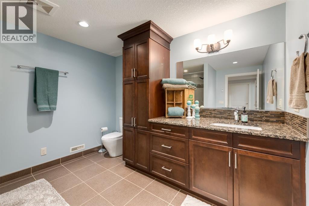 236 Montclair Place, Cochrane Lake, Alberta  T4C 0A8 - Photo 36 - A2285587