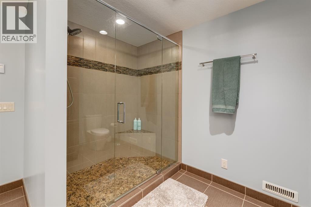 236 Montclair Place, Cochrane Lake, Alberta  T4C 0A8 - Photo 37 - A2285587