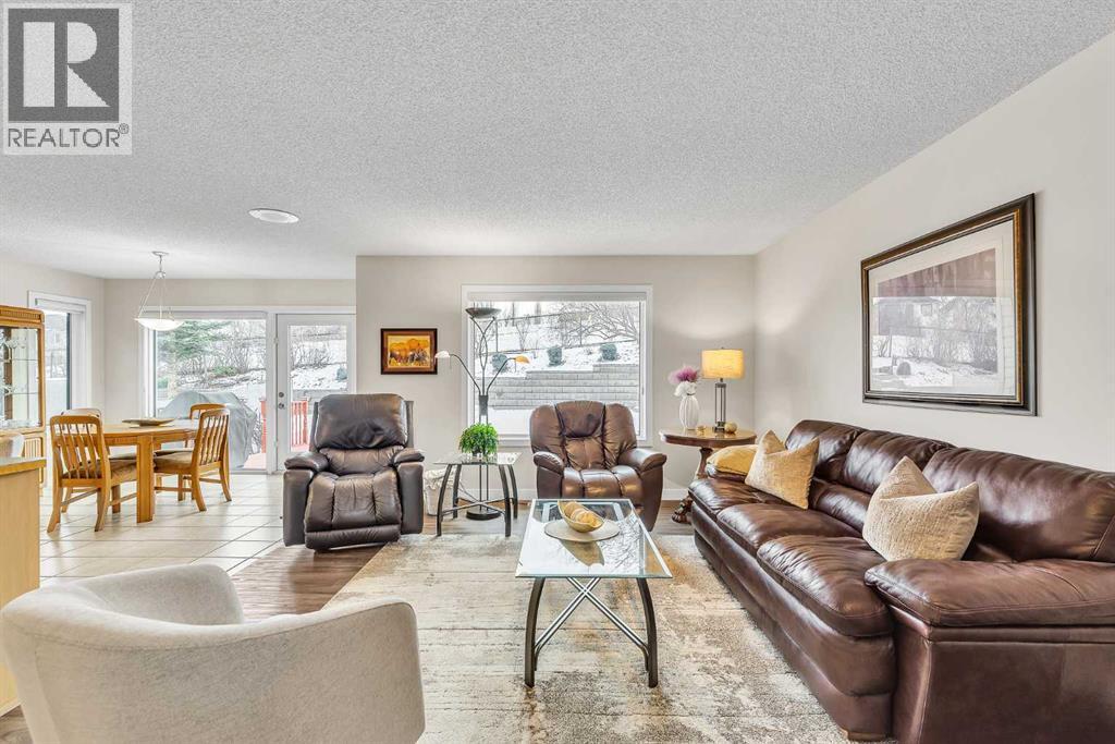 103 Panamount Crescent Nw, Calgary, Alberta  T3K 5L8 - Photo 7 - A2281561