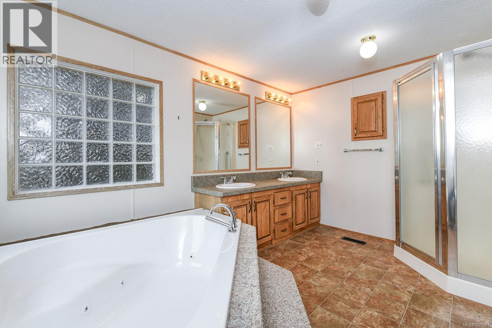 2 4714 Muir Rd, Courtenay, British Columbia  V9N 8Z6 - Photo 35 - 1025981