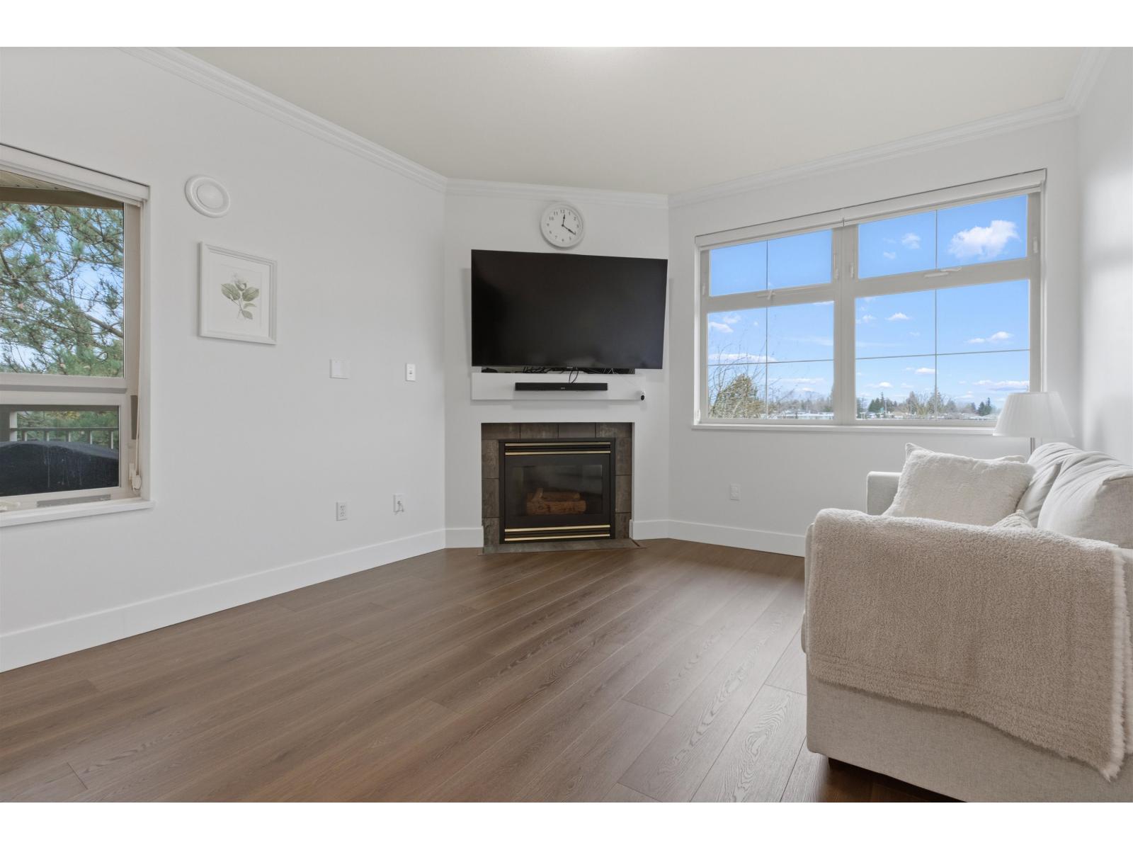 411 15210 Guilford Drive, Surrey, British Columbia  V3R 0X7 - Photo 6 - R3089894