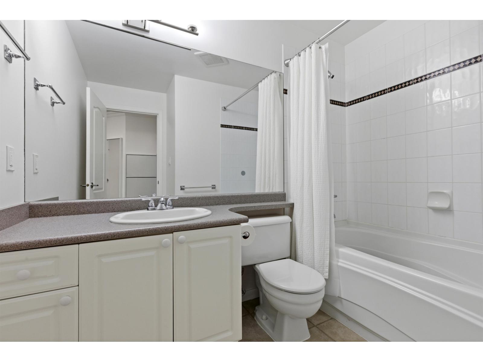 411 15210 Guilford Drive, Surrey, British Columbia  V3R 0X7 - Photo 19 - R3089894