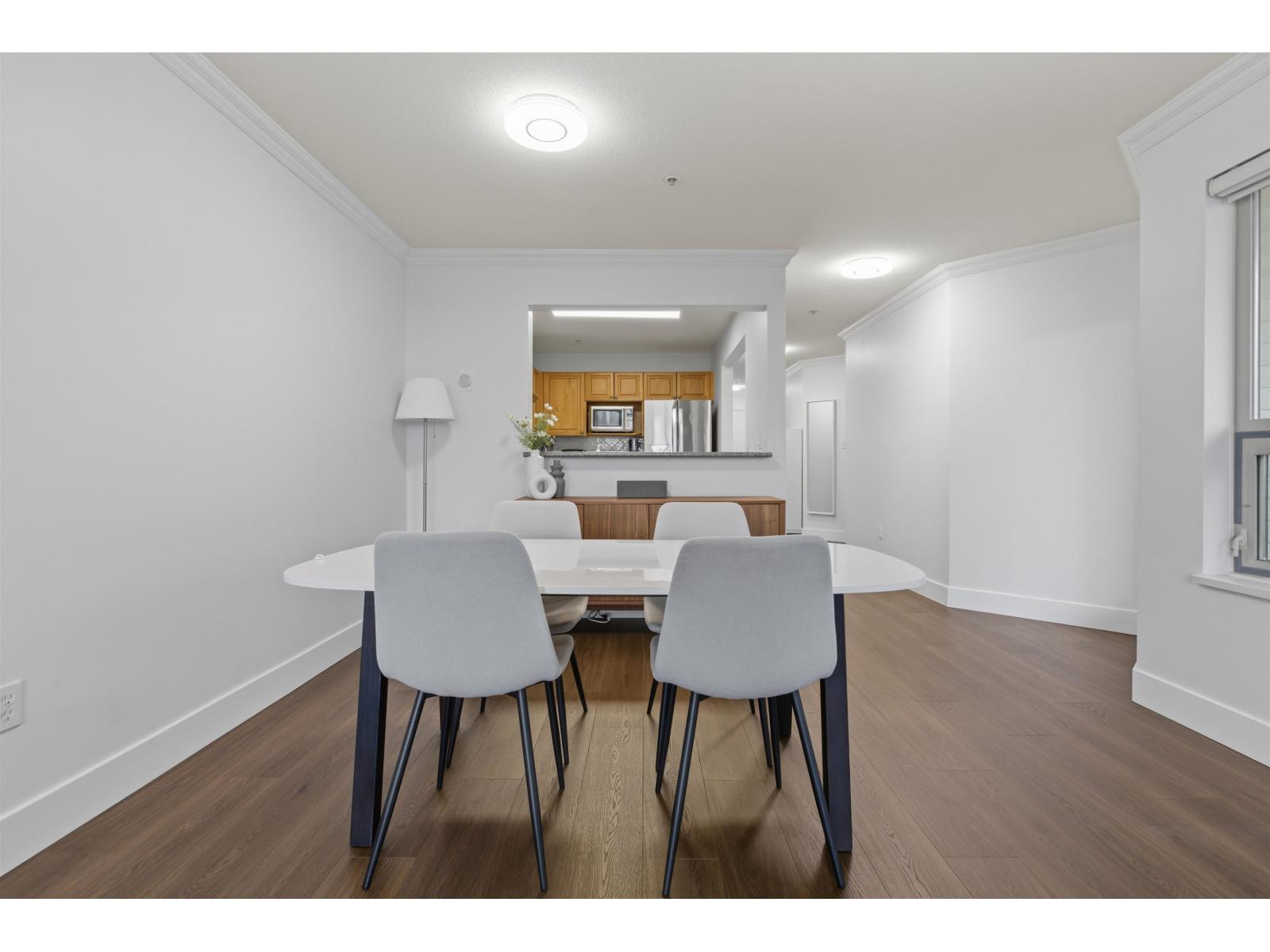 411 15210 Guilford Drive, Surrey, British Columbia  V3R 0X7 - Photo 8 - R3089894