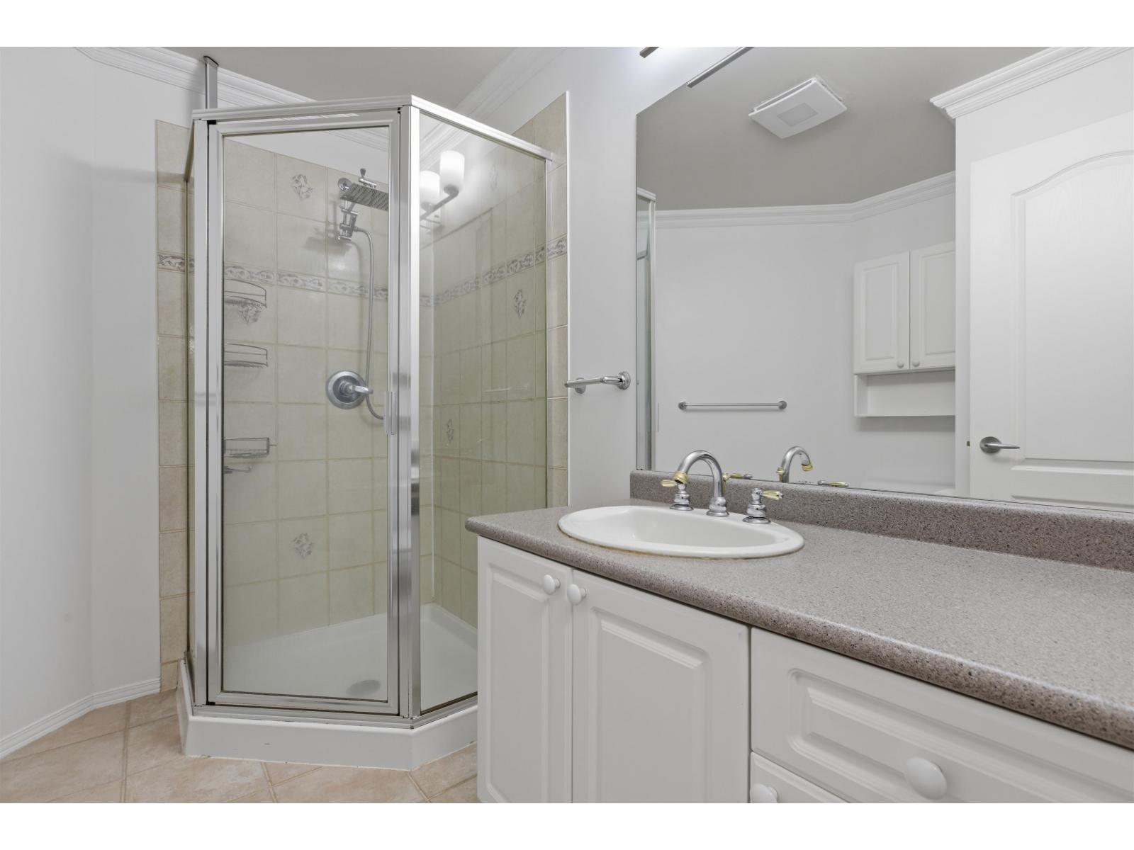 411 15210 Guilford Drive, Surrey, British Columbia  V3R 0X7 - Photo 17 - R3089894