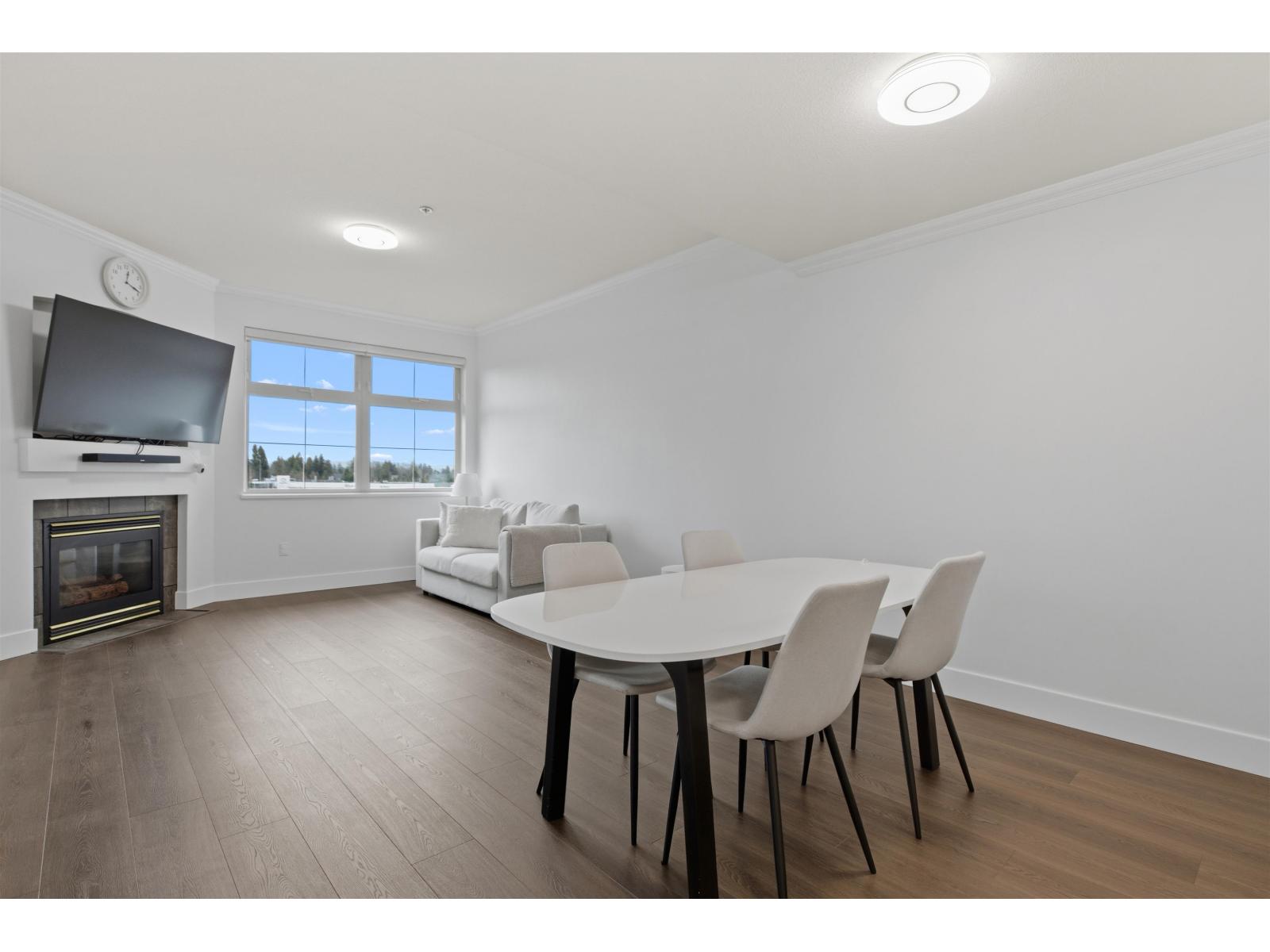 411 15210 Guilford Drive, Surrey, British Columbia  V3R 0X7 - Photo 3 - R3089894