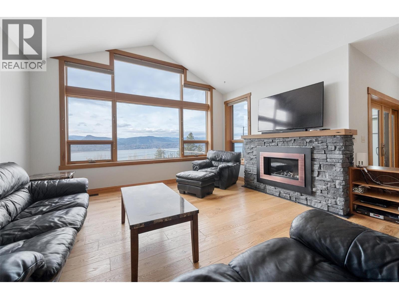 2765 Winifred Road, Naramata, British Columbia  V0H 1N1 - Photo 8 - 10375308