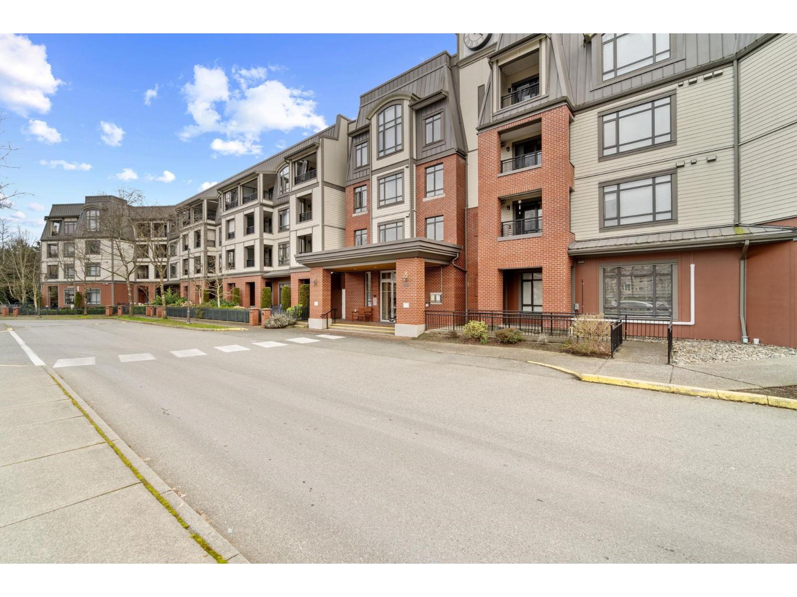 318 8880 202 Street, Langley, British Columbia  V1M 4E7 - Photo 2 - R3089906