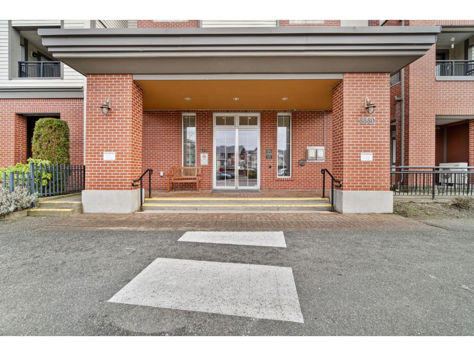 318 8880 202 Street, Langley, British Columbia  V1M 4E7 - Photo 3 - R3089906