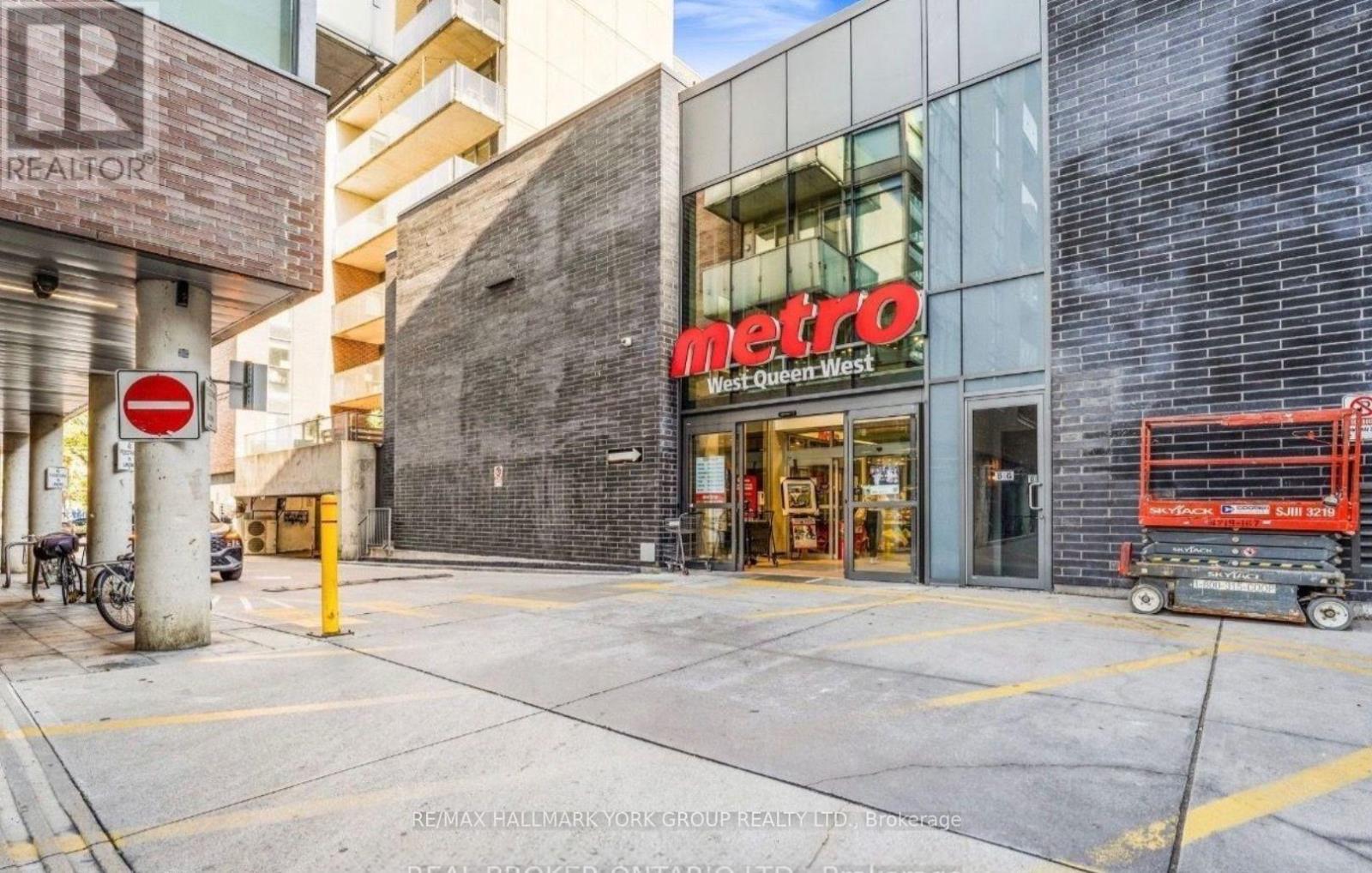 1103 - 20 Minowan Miikan Lane, Toronto, Ontario  M6J 0E5 - Photo 32 - C12788524