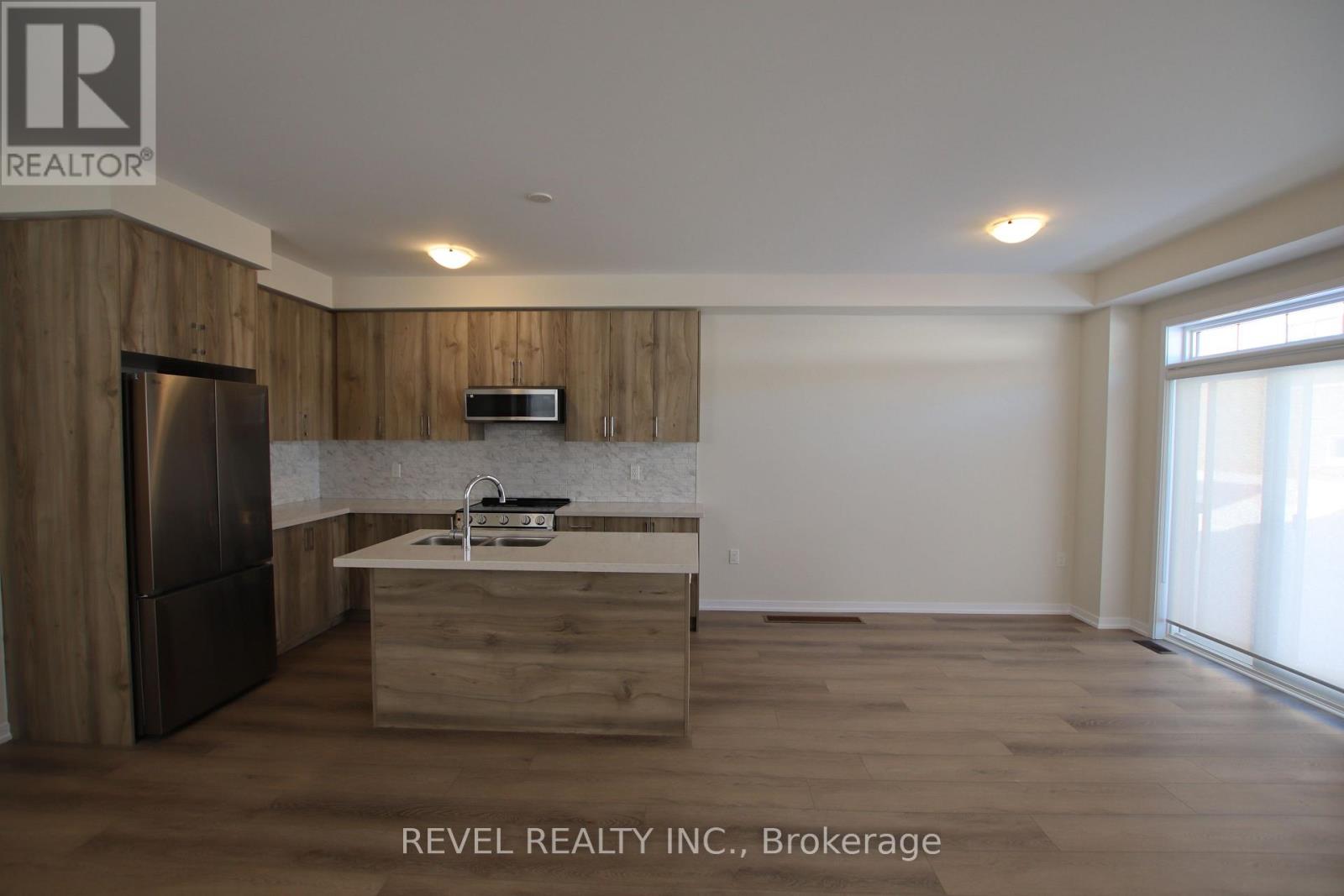 1372 Canfield Street, Oshawa, Ontario  L1H 0H4 - Photo 4 - E12788352