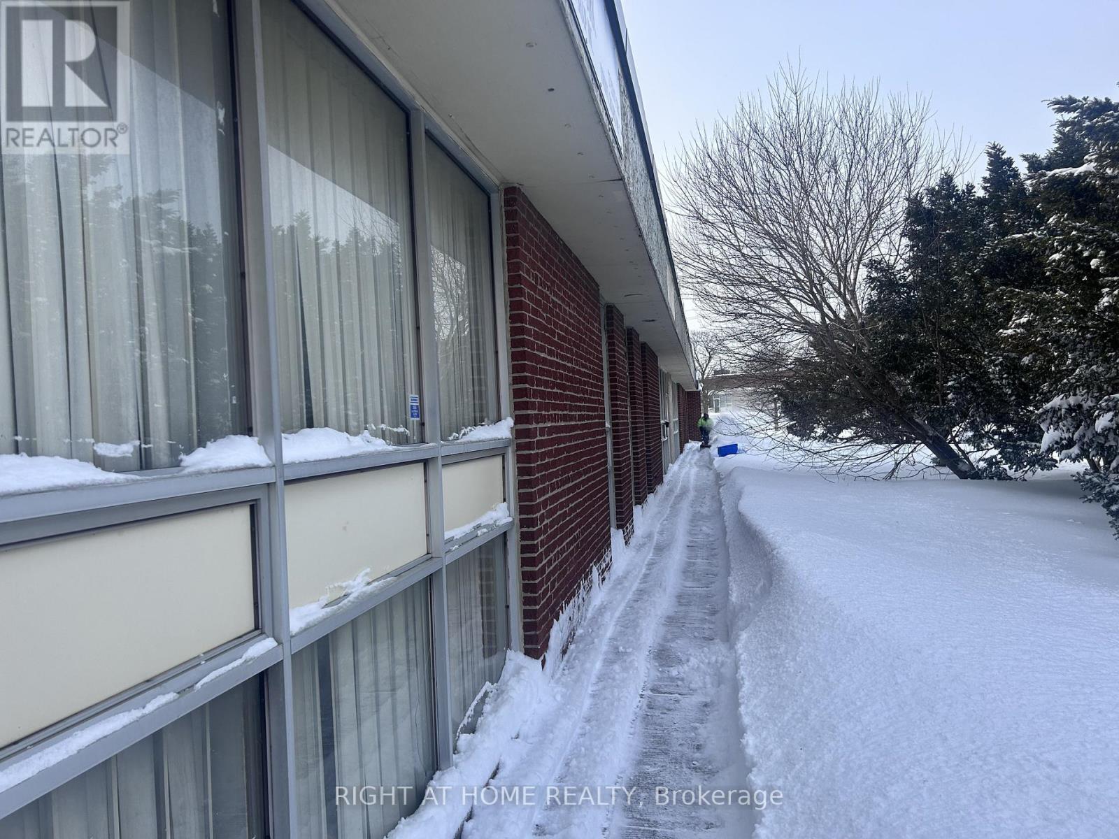 27 Estate Drive, Toronto, Ontario  M1H 2Z2 - Photo 1 - E12788418