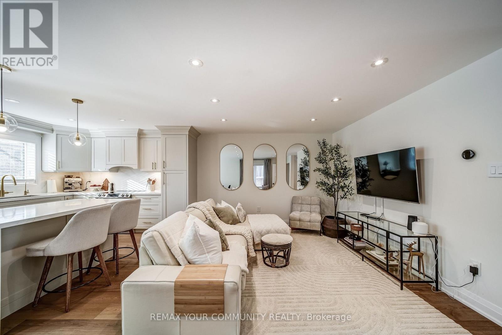 852 Sisler Avenue, Newmarket, Ontario  L3X 2V1 - Photo 4 - N12788342