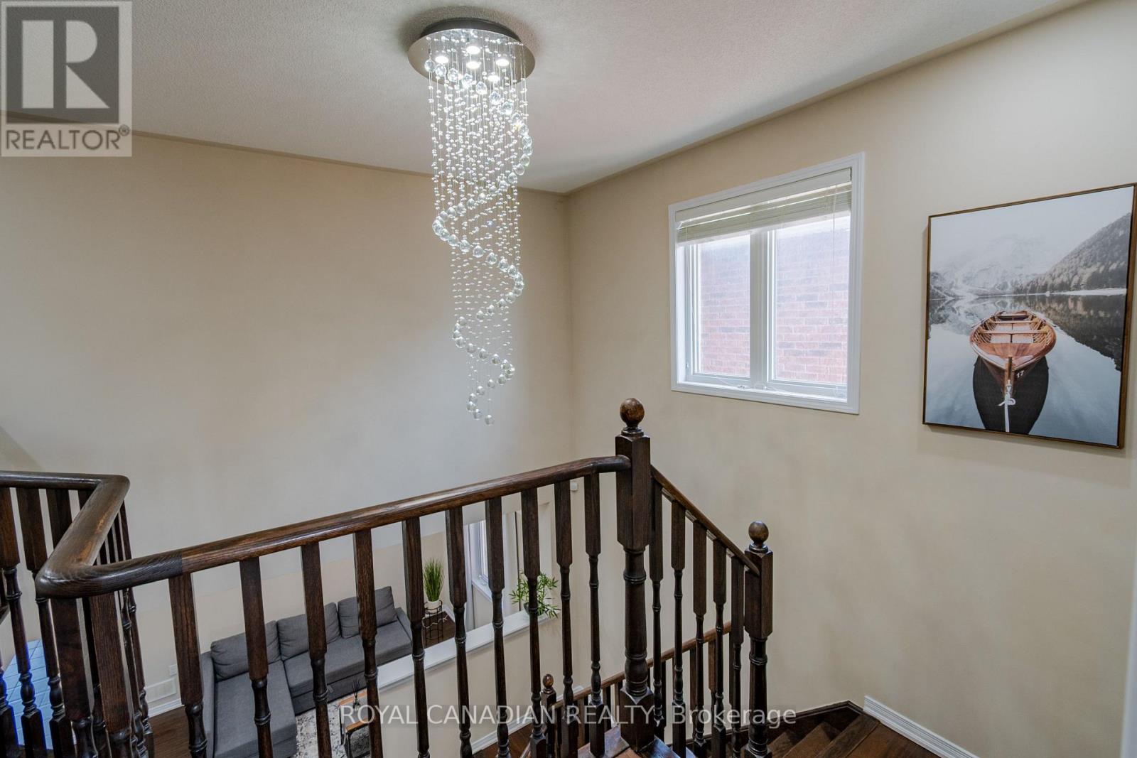 213 Richardson Crescent, Bradford West Gwillimbury, Ontario  L3Z 0R5 - Photo 16 - N12788424