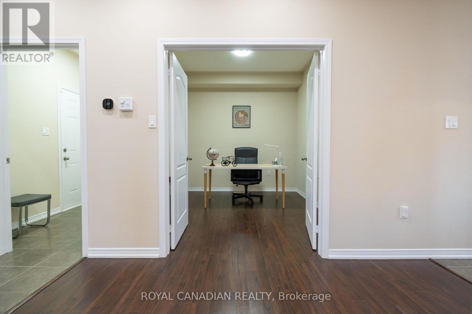 213 Richardson Crescent, Bradford West Gwillimbury, Ontario  L3Z 0R5 - Photo 8 - N12788424