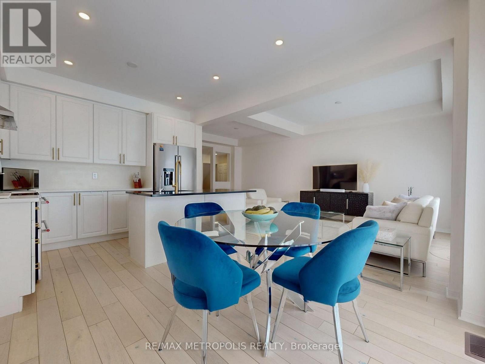 16 Hartney Drive, Richmond Hill, Ontario  L4S 0J8 - Photo 10 - N12788440