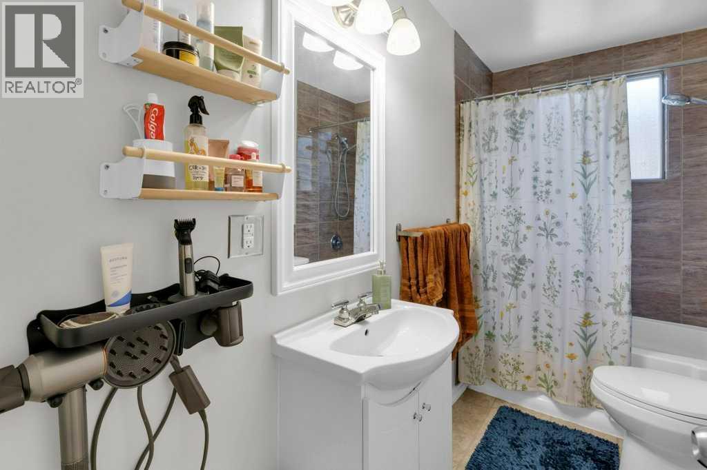 7301/7303 37 Avenue Nw, Calgary, Alberta  T3B 1W7 - Photo 25 - A2285886