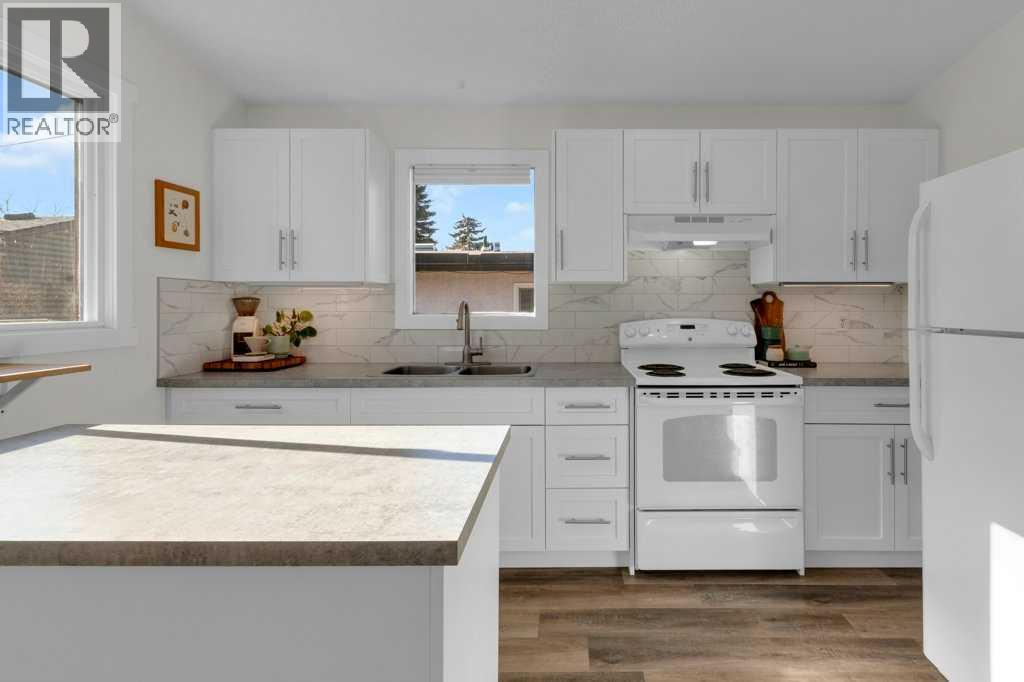 7301/7303 37 Avenue Nw, Calgary, Alberta  T3B 1W7 - Photo 7 - A2285886