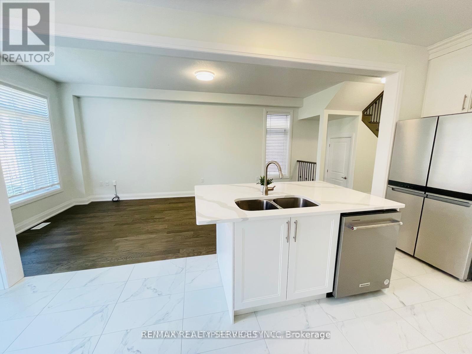 65 Copperhill Heights, Barrie, Ontario  L9J 0K6 - Photo 12 - S12788510