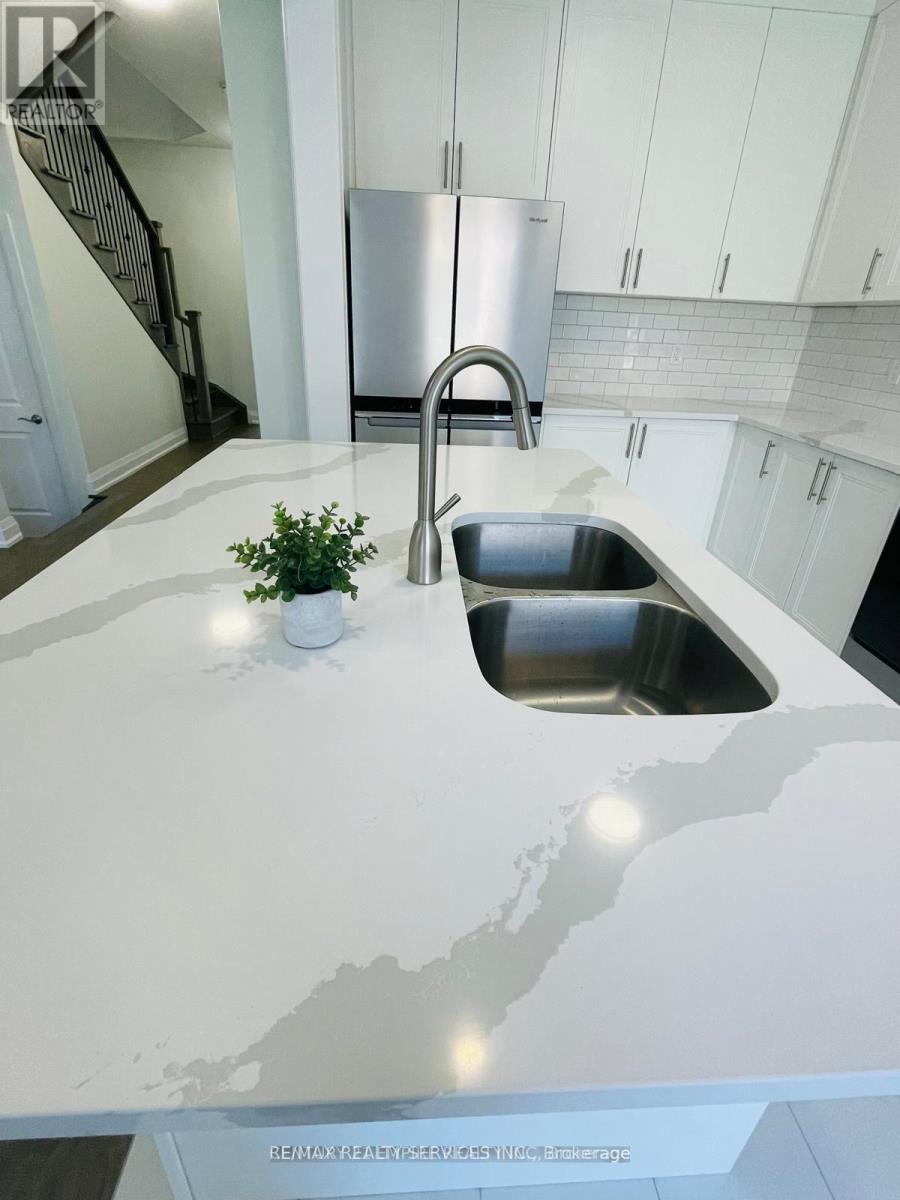 65 Copperhill Heights, Barrie, Ontario  L9J 0K6 - Photo 13 - S12788510