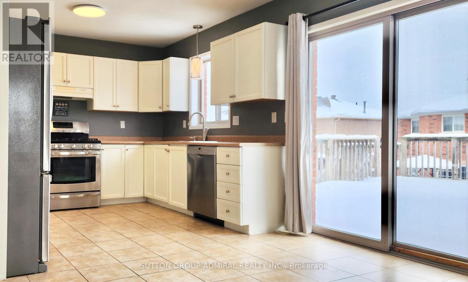 132 Brown Wood Drive, Barrie, Ontario  L4M 6M8 - Photo 10 - S12788526