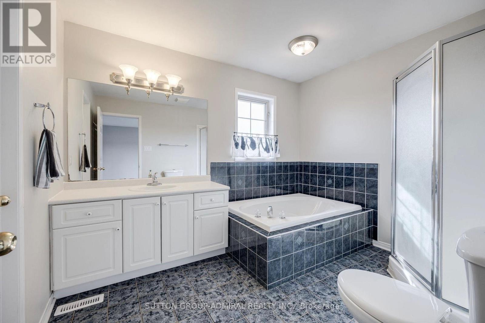 132 Brown Wood Drive, Barrie, Ontario  L4M 6M8 - Photo 25 - S12788526