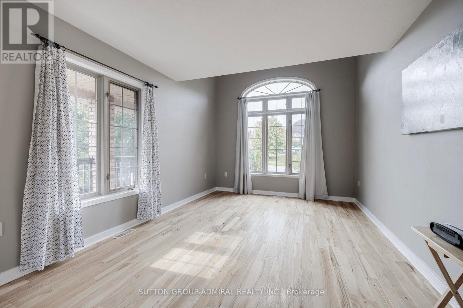 132 Brown Wood Drive, Barrie, Ontario  L4M 6M8 - Photo 3 - S12788526