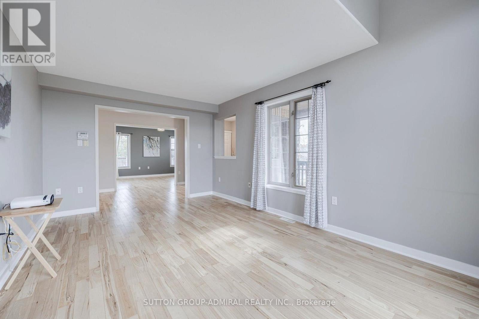 132 Brown Wood Drive, Barrie, Ontario  L4M 6M8 - Photo 4 - S12788526