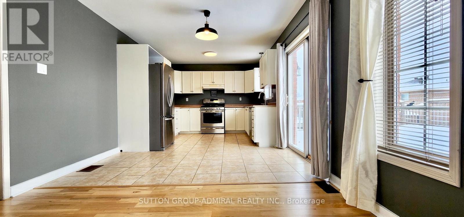 132 Brown Wood Drive, Barrie, Ontario  L4M 6M8 - Photo 6 - S12788526