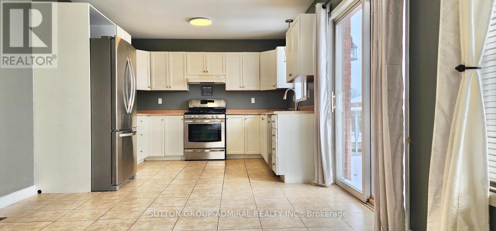 132 Brown Wood Drive, Barrie, Ontario  L4M 6M8 - Photo 7 - S12788526